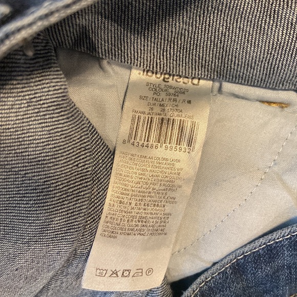 ***RARE*** Mickey Mouse Boyfriend Jeans Pants size 28 - Picture 8 of 16